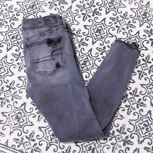 American Eagle Distressed Jegging size 10